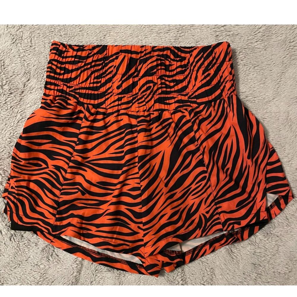 CVG "Unleashed" Day Dream Shorts NWOT (S)